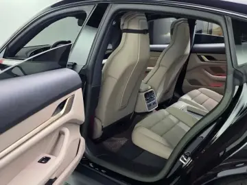 2022 Porsche Taycan с пробегом 15 404 км
