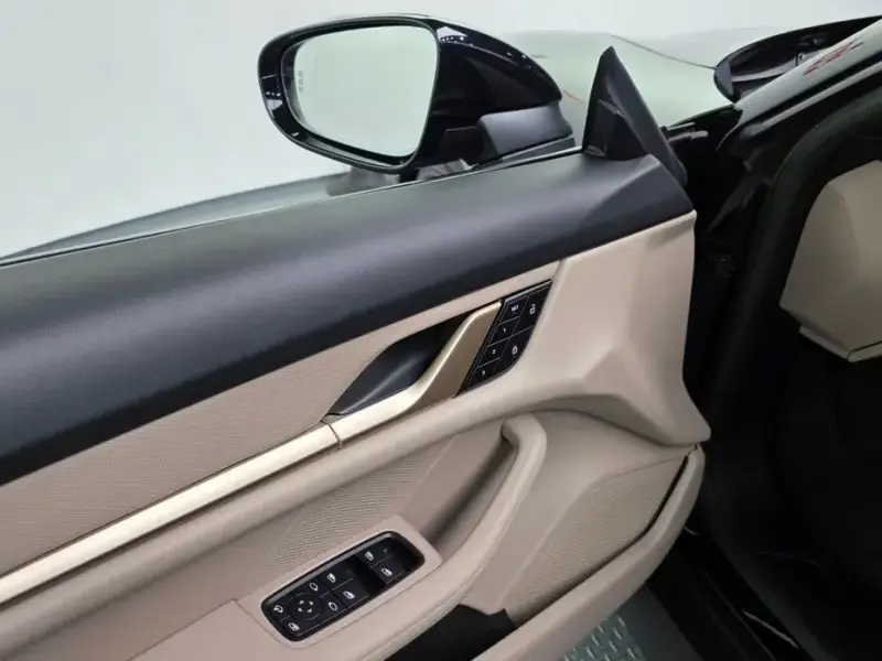 2022 Porsche Taycan с пробегом 15 404 км