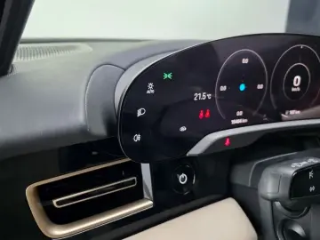 2022 Porsche Taycan с пробегом 15 404 км