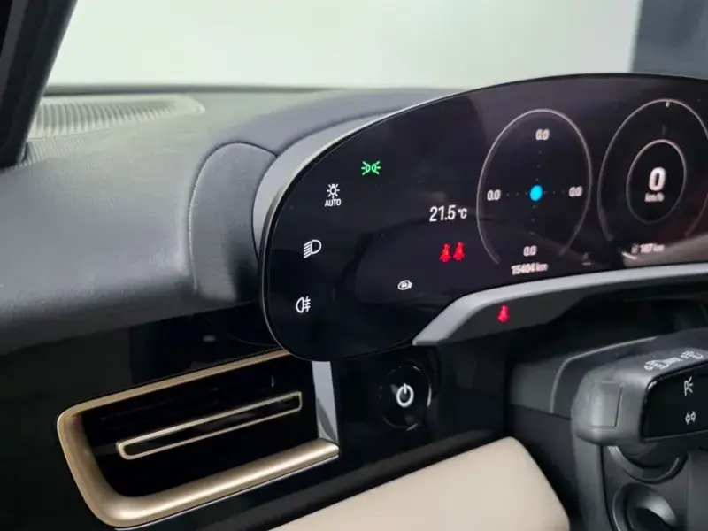 2022 Porsche Taycan с пробегом 15 404 км
