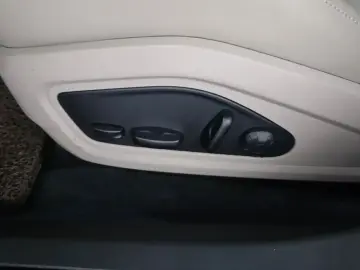 2022 Porsche Taycan с пробегом 15 404 км