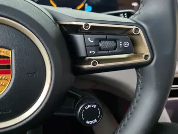 2022 Porsche Taycan с пробегом 15 404 км