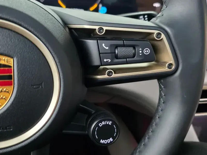 2022 Porsche Taycan с пробегом 15 404 км