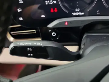 2022 Porsche Taycan с пробегом 15 404 км