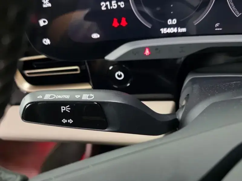 2022 Porsche Taycan с пробегом 15 404 км