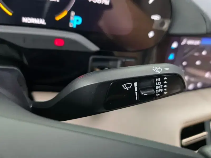 2022 Porsche Taycan с пробегом 15 404 км