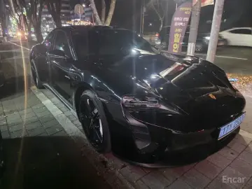 2022 Porsche Taycan с пробегом 52 000 км