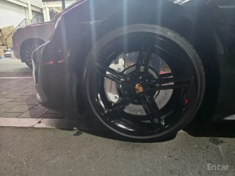 2022 Porsche Taycan с пробегом 52 000 км