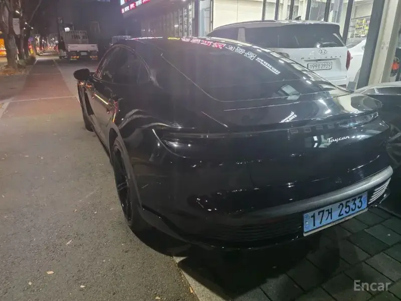2022 Porsche Taycan с пробегом 52 000 км
