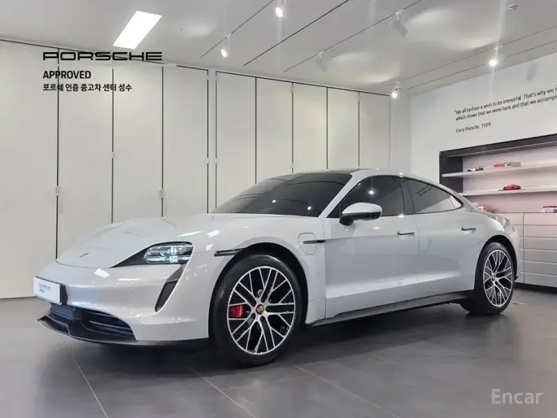 2021 Porsche Taycan с пробегом 31 205 км
