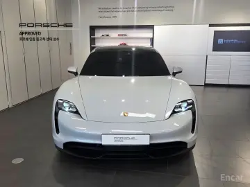 2021 Porsche Taycan с пробегом 31 205 км
