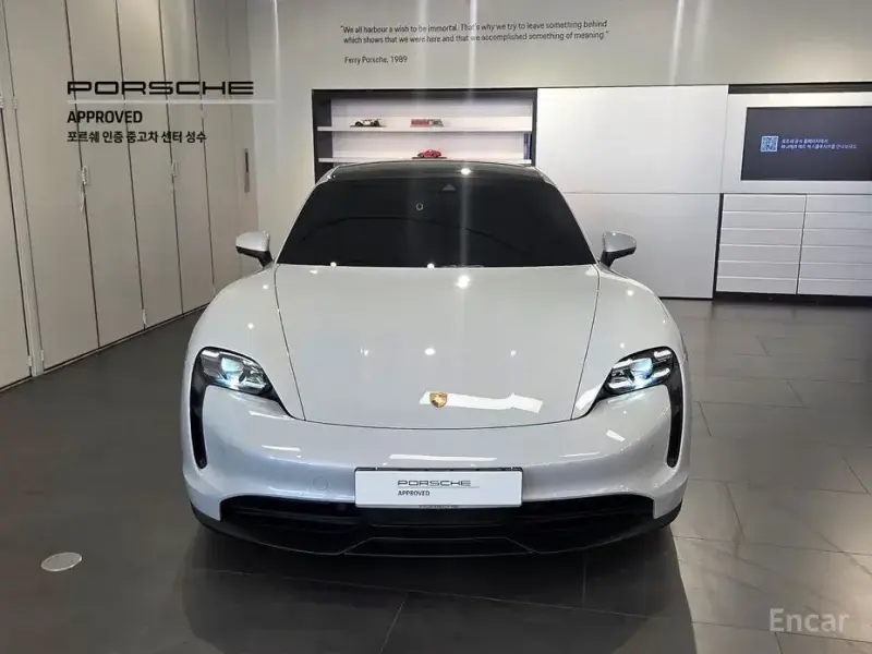 2021 Porsche Taycan с пробегом 31 205 км