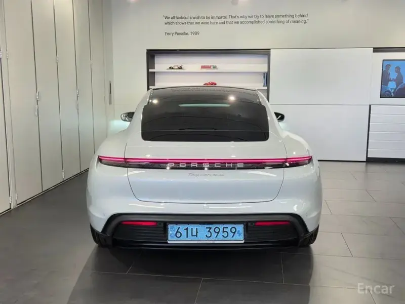 2021 Porsche Taycan с пробегом 31 205 км