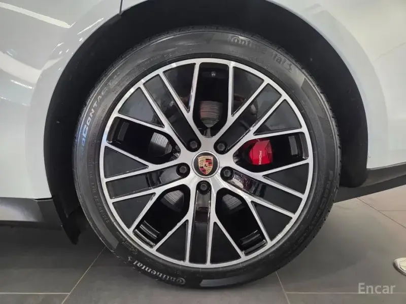 2021 Porsche Taycan с пробегом 31 205 км