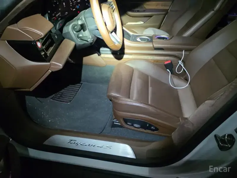 2022 Porsche Taycan с пробегом 23 903 км