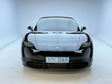 2021 Porsche Taycan с пробегом 34 000 км