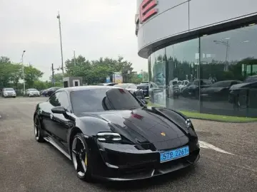 2021 Porsche Taycan с пробегом 34 000 км