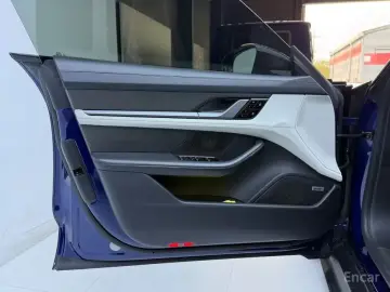 2021 Porsche Taycan с пробегом 34 000 км