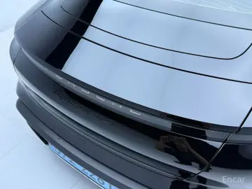 2021 Porsche Taycan с пробегом 34 000 км