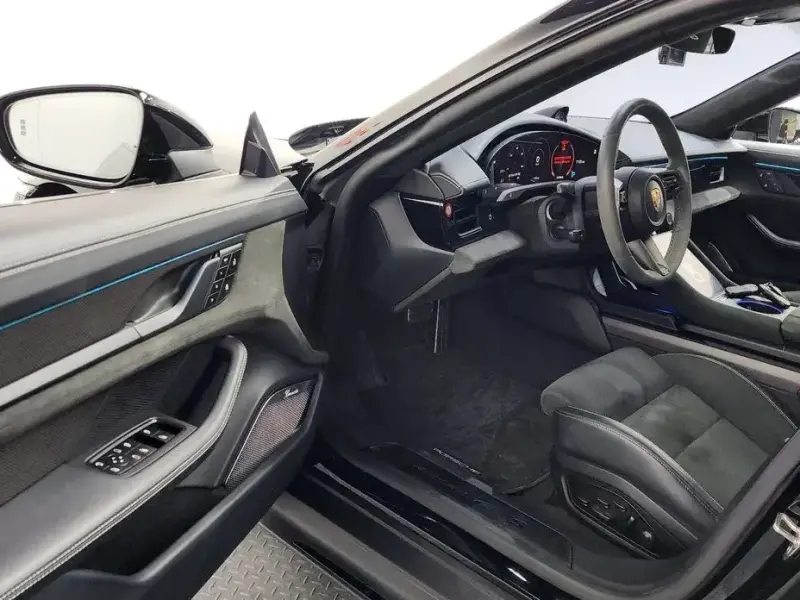 2022 Porsche Taycan с пробегом 54 452 км