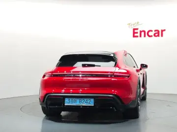 2022 Porsche Taycan с пробегом 8 219 км