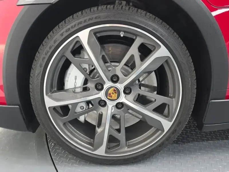 2022 Porsche Taycan с пробегом 8 219 км