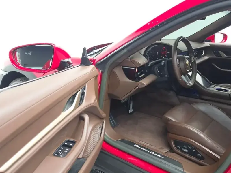 2022 Porsche Taycan с пробегом 8 219 км