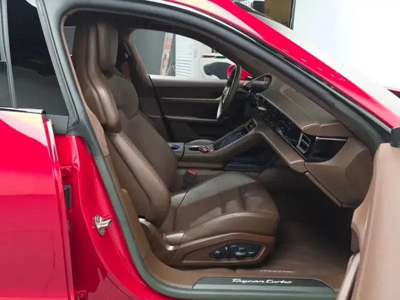 2022 Porsche Taycan с пробегом 8 219 км
