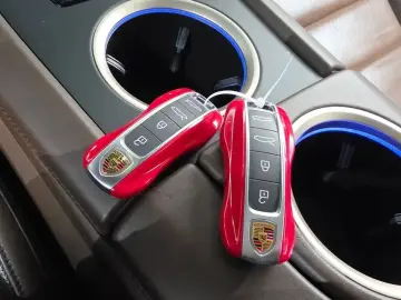 2022 Porsche Taycan с пробегом 8 219 км