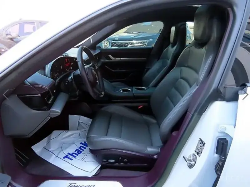2023 Porsche Taycan с пробегом 33 785 км
