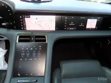 2023 Porsche Taycan с пробегом 33 785 км