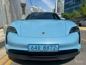 2023 Porsche Taycan с пробегом 13 000 км