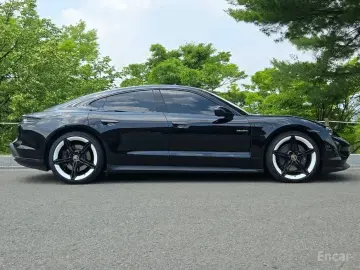 2022 Porsche Taycan с пробегом 29 000 км
