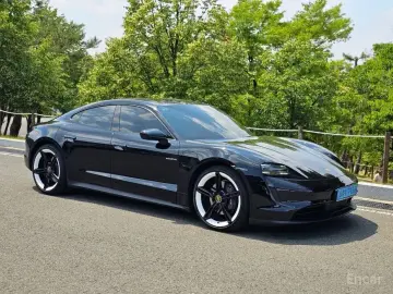 2022 Porsche Taycan с пробегом 29 000 км