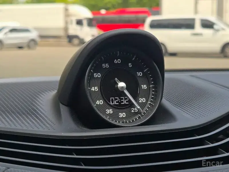 2022 Porsche Taycan с пробегом 29 000 км