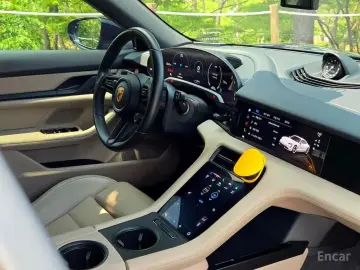 2022 Porsche Taycan с пробегом 29 000 км
