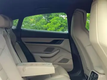 2022 Porsche Taycan с пробегом 29 000 км