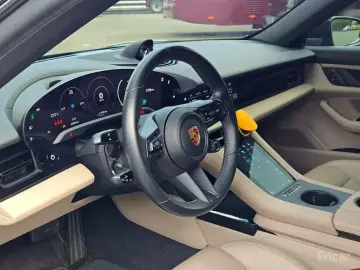 2022 Porsche Taycan с пробегом 29 000 км