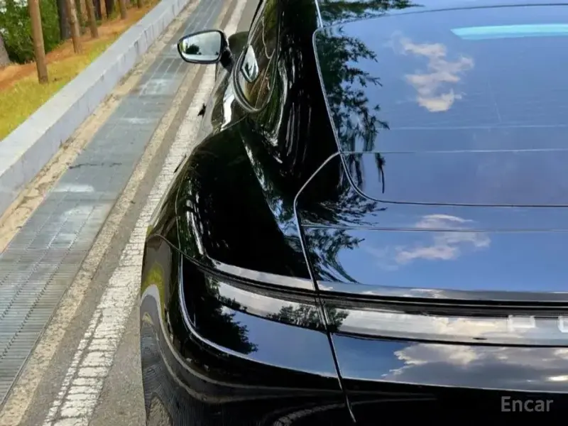 2022 Porsche Taycan с пробегом 29 000 км