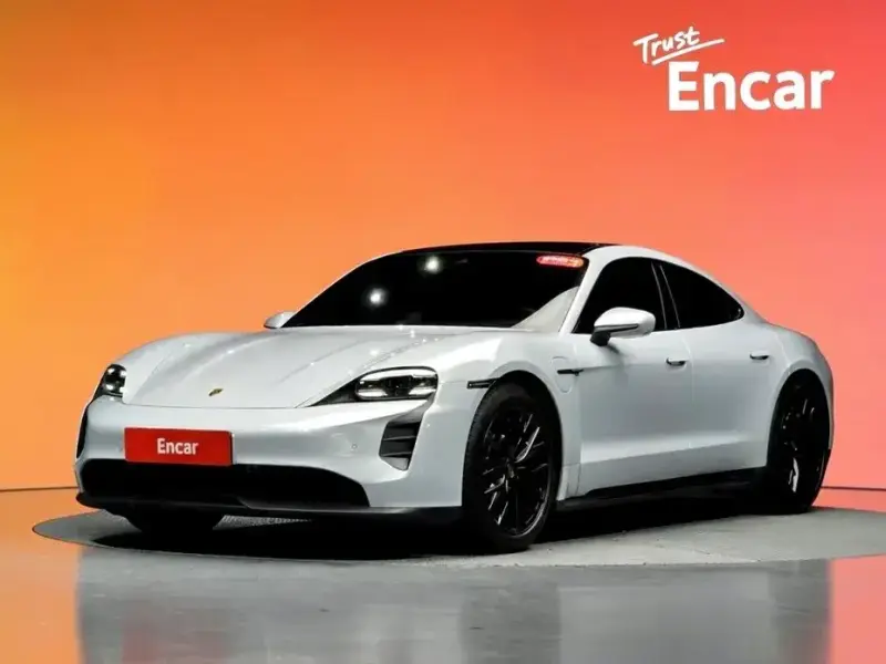 2023 Porsche Taycan с пробегом 48 549 км