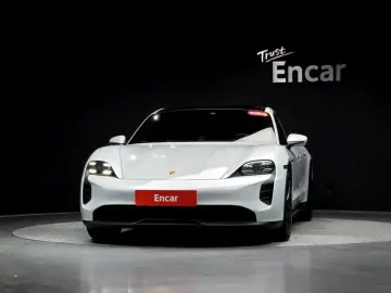 2023 Porsche Taycan с пробегом 48 549 км