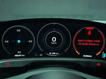 2023 Porsche Taycan с пробегом 48 549 км
