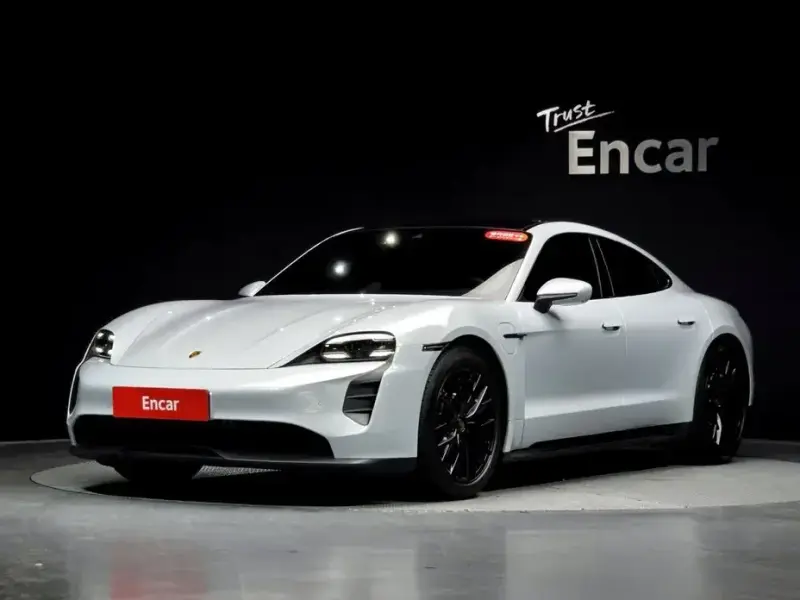 2023 Porsche Taycan с пробегом 48 549 км