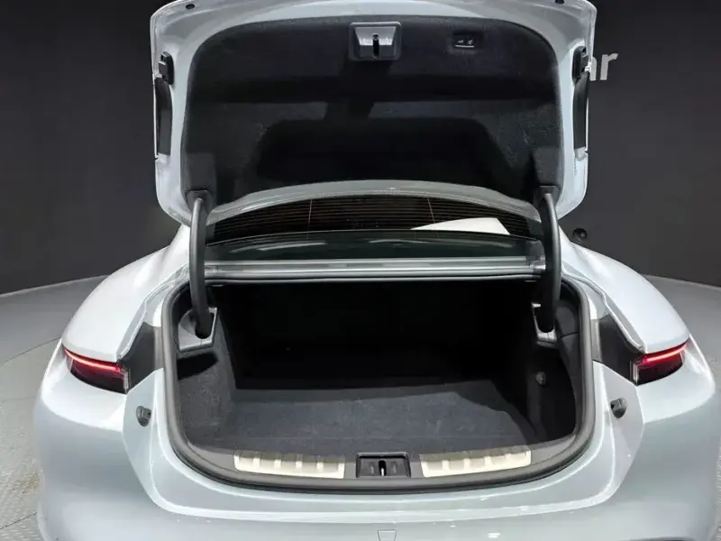 2023 Porsche Taycan с пробегом 48 549 км