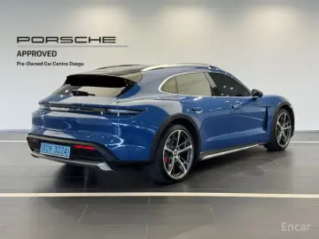 2023 Porsche Taycan с пробегом 30 836 км