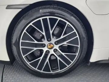 2021 Porsche Taycan с пробегом 40 572 км