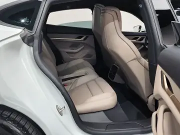 2021 Porsche Taycan с пробегом 40 572 км