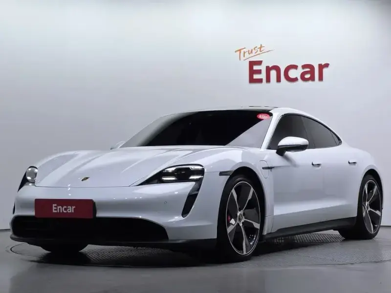2021 Porsche Taycan с пробегом 30 608 км