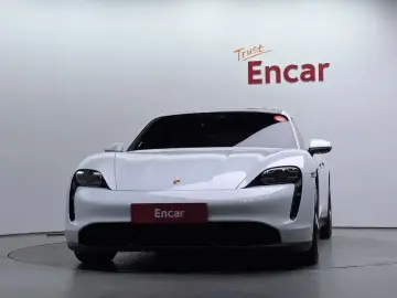 2021 Porsche Taycan с пробегом 30 608 км