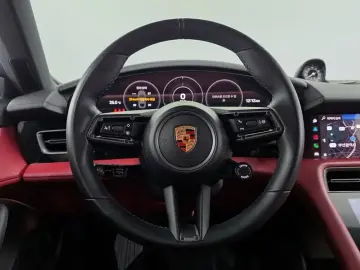 2021 Porsche Taycan с пробегом 30 608 км